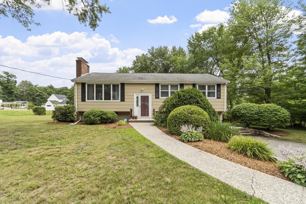 2 Appletree Lane Property Photo 1