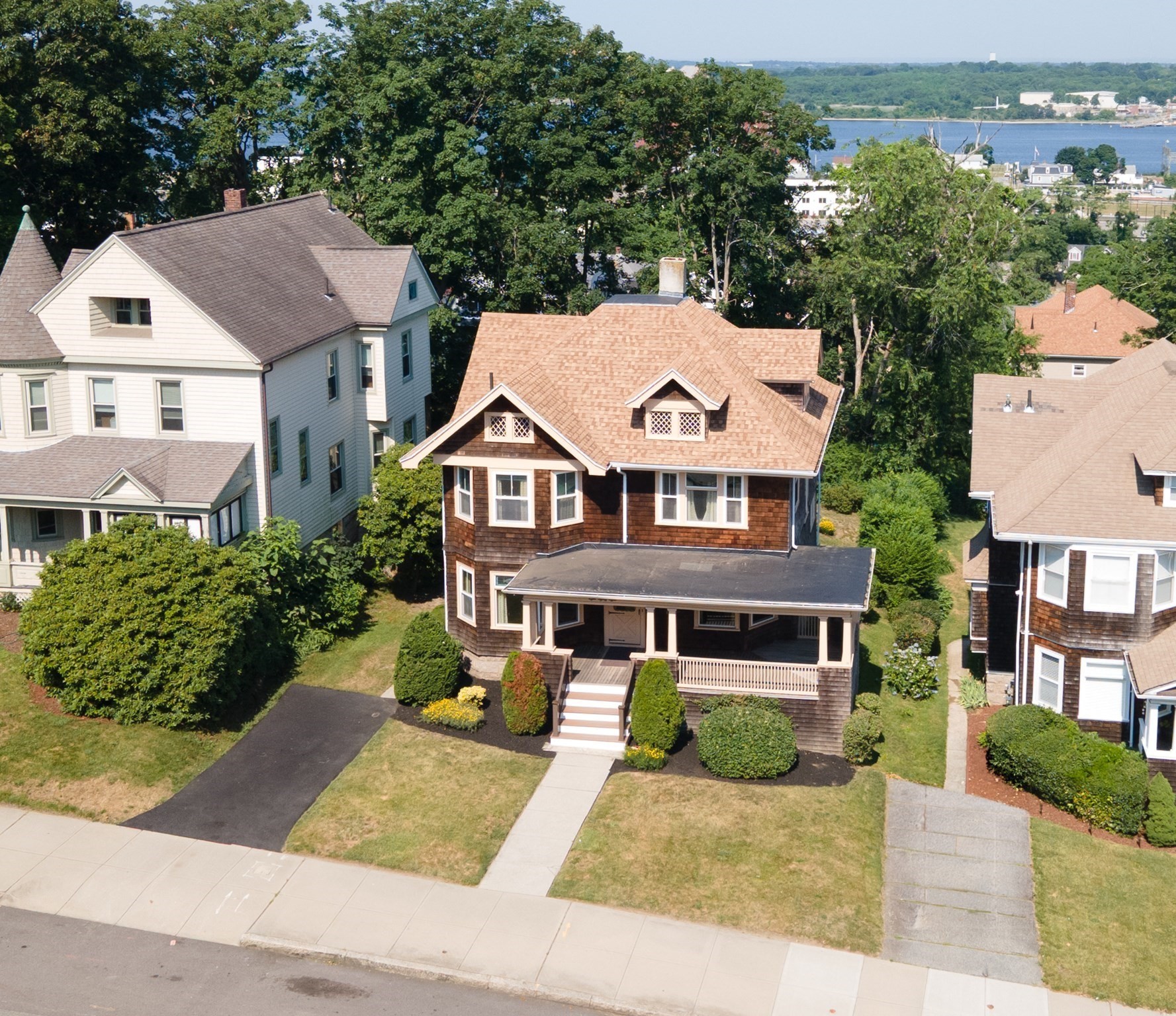 888 Rock St Property Photo 4