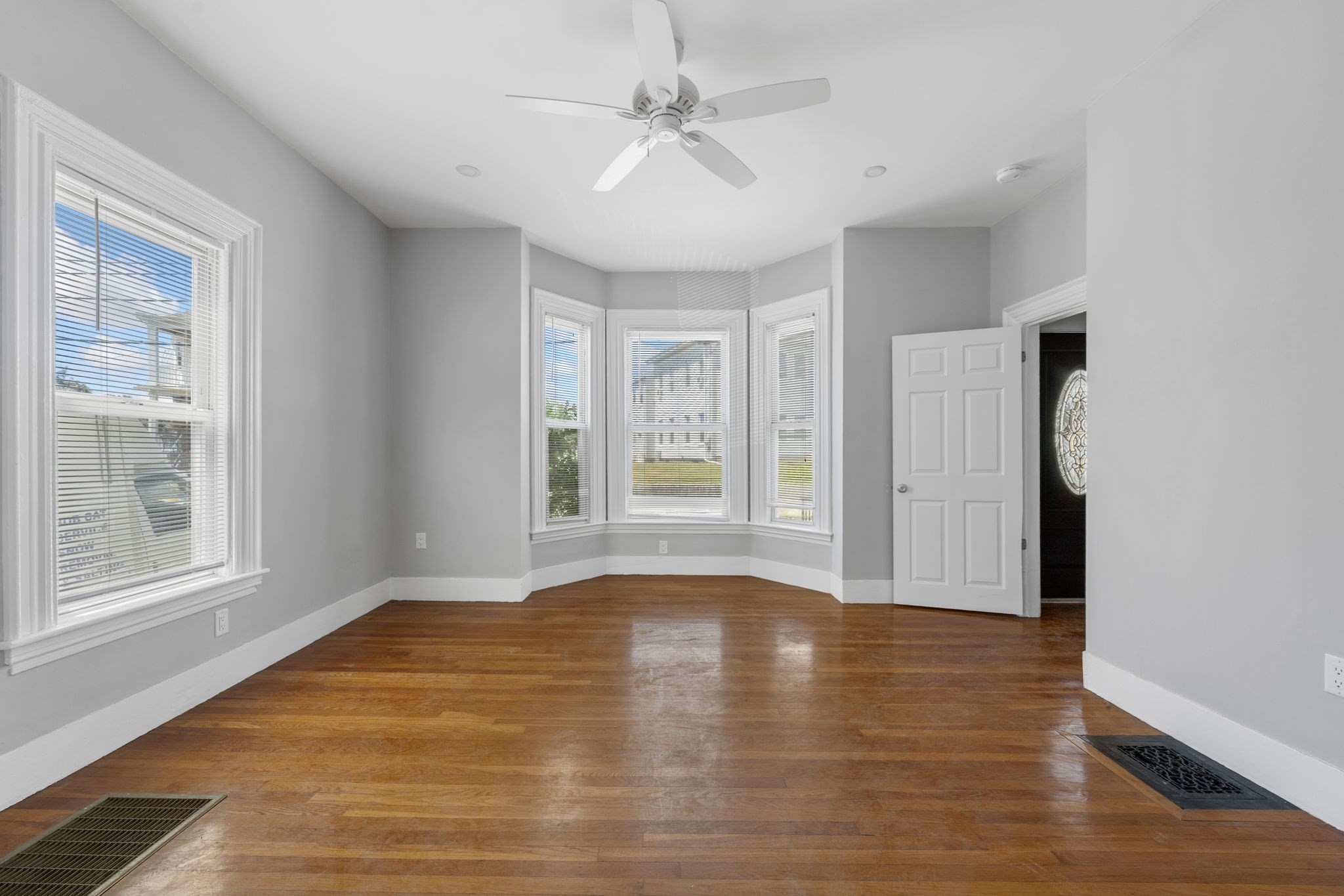 513-515 Cross St Property Photo 5
