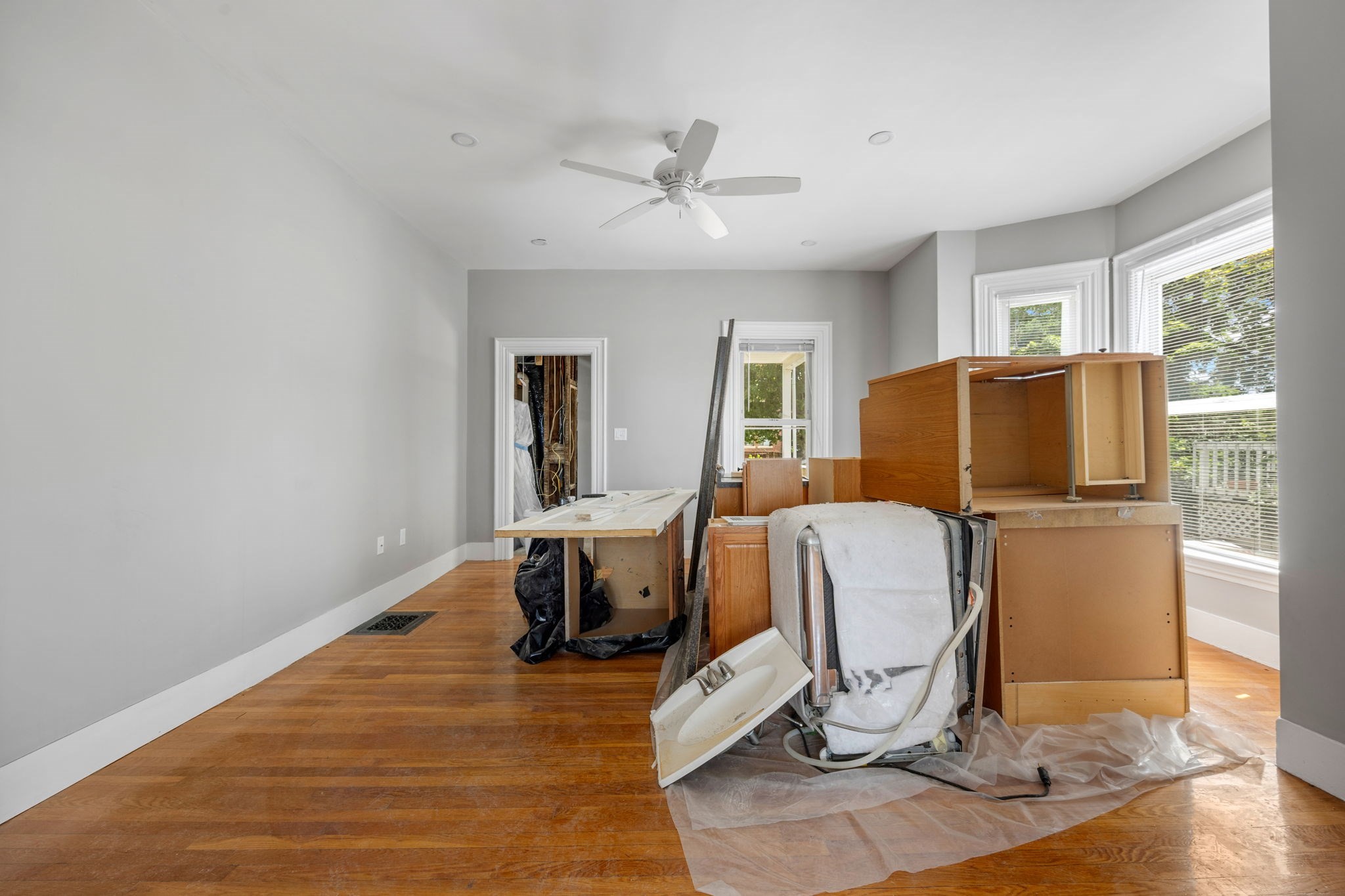 513-515 Cross St Property Photo 6