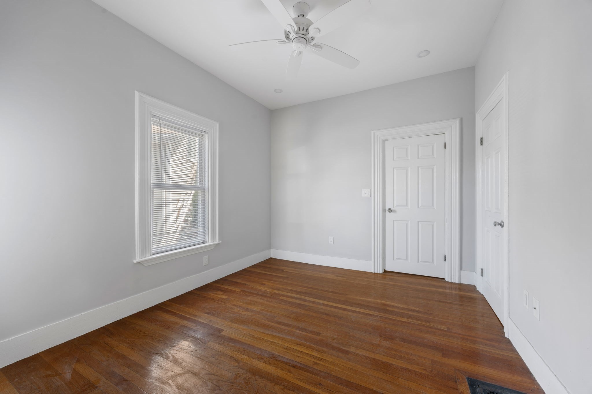 513-515 Cross St Property Photo 8