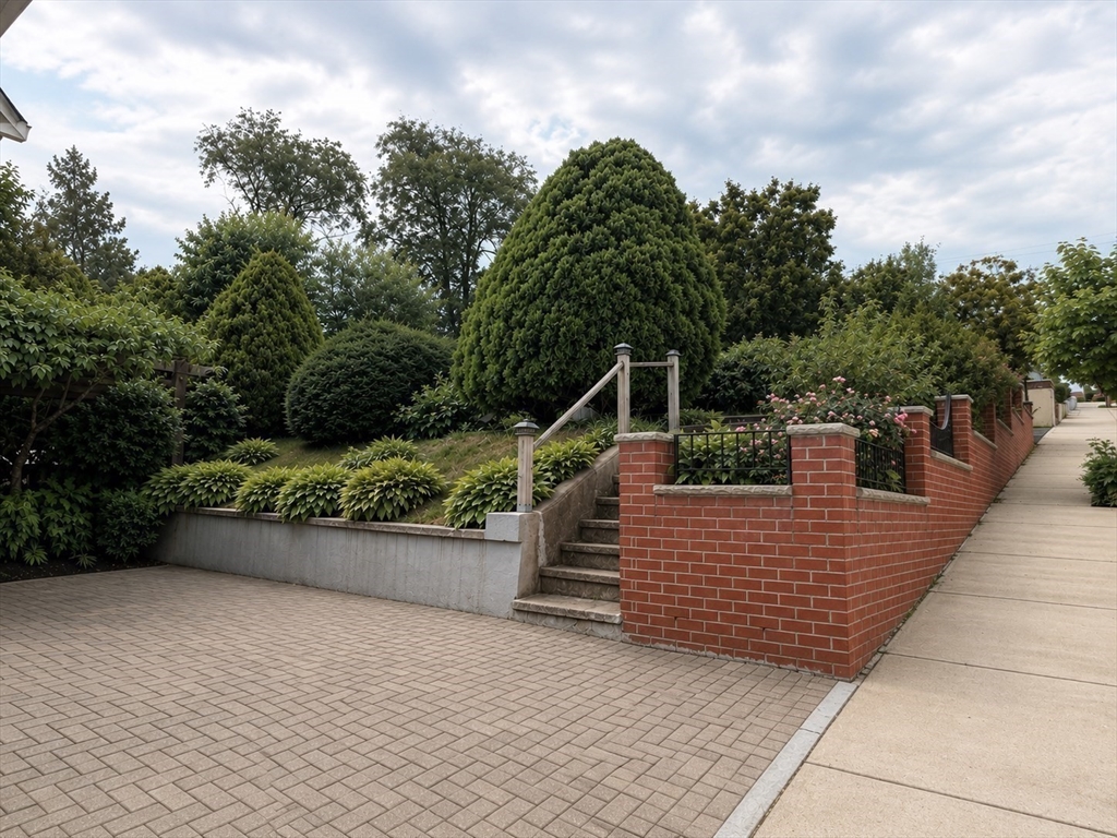 270 Vane Street Property Photo 3