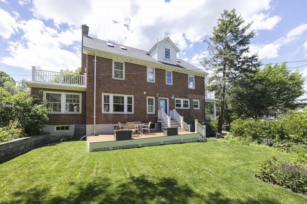 156 Common Street Property Photo 3