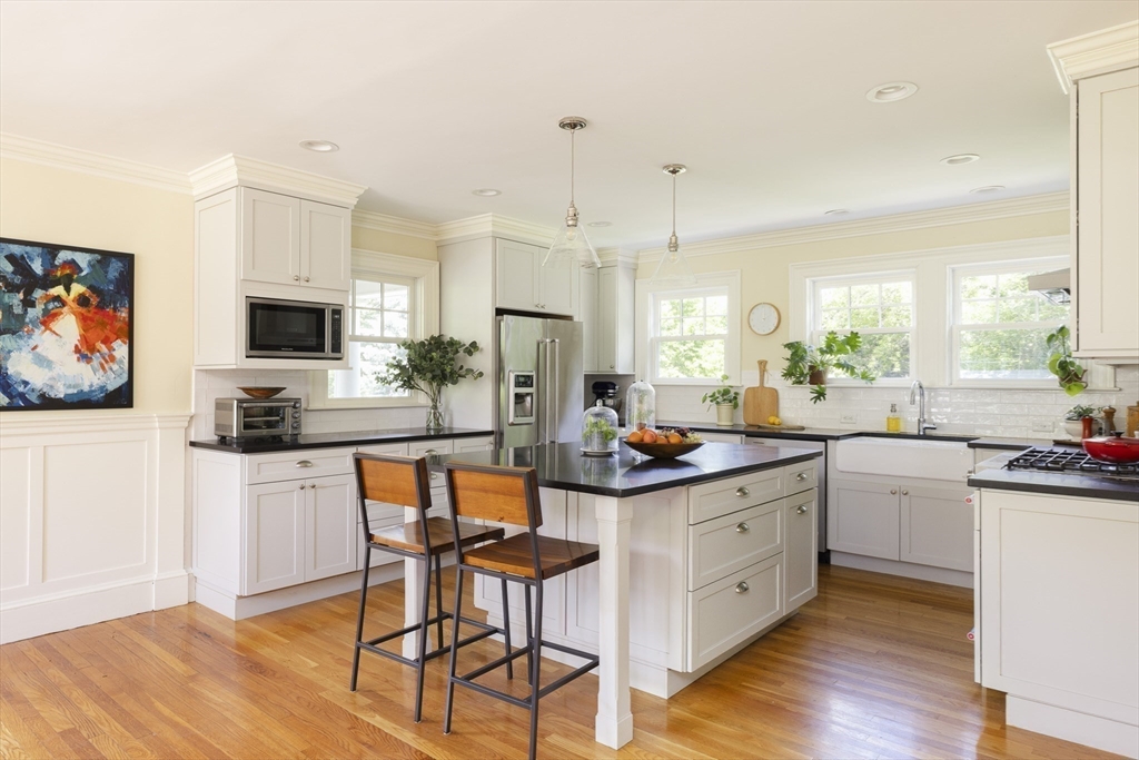 156 Common Street Property Photo 8
