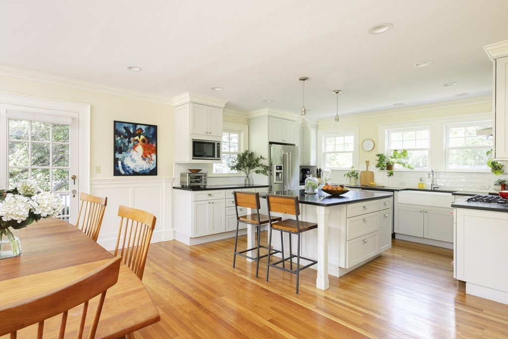 156 Common Street Property Photo 9