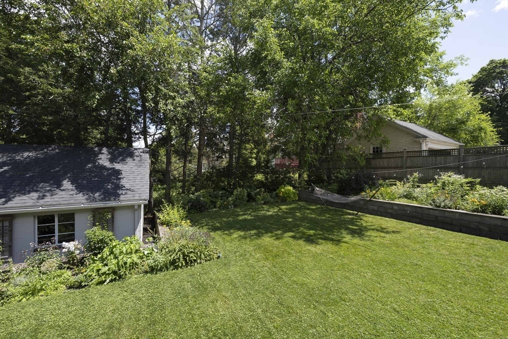 156 Common Street Property Photo 21