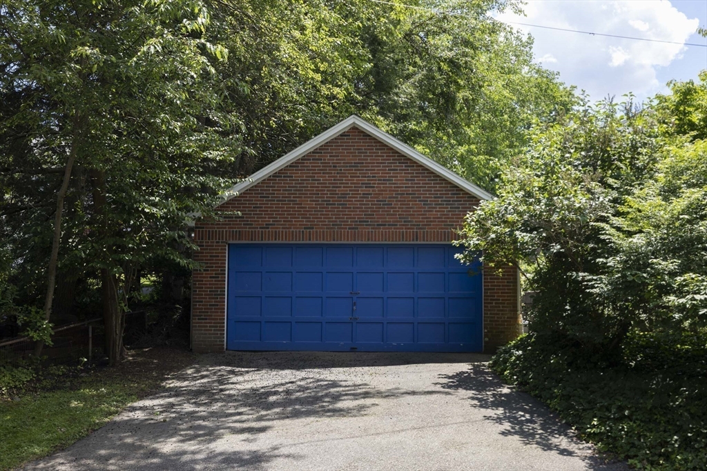 156 Common Street Property Photo 23