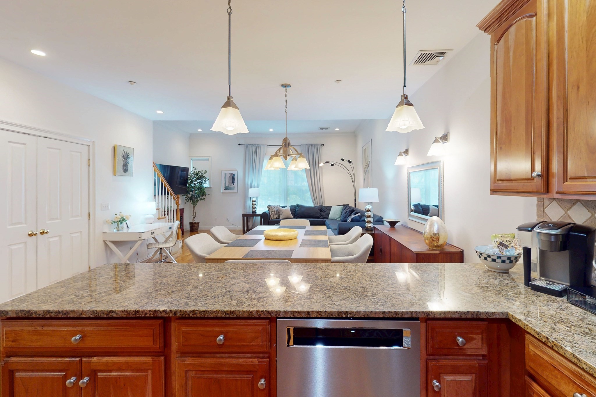 2 Harvard Square Property Photo 6