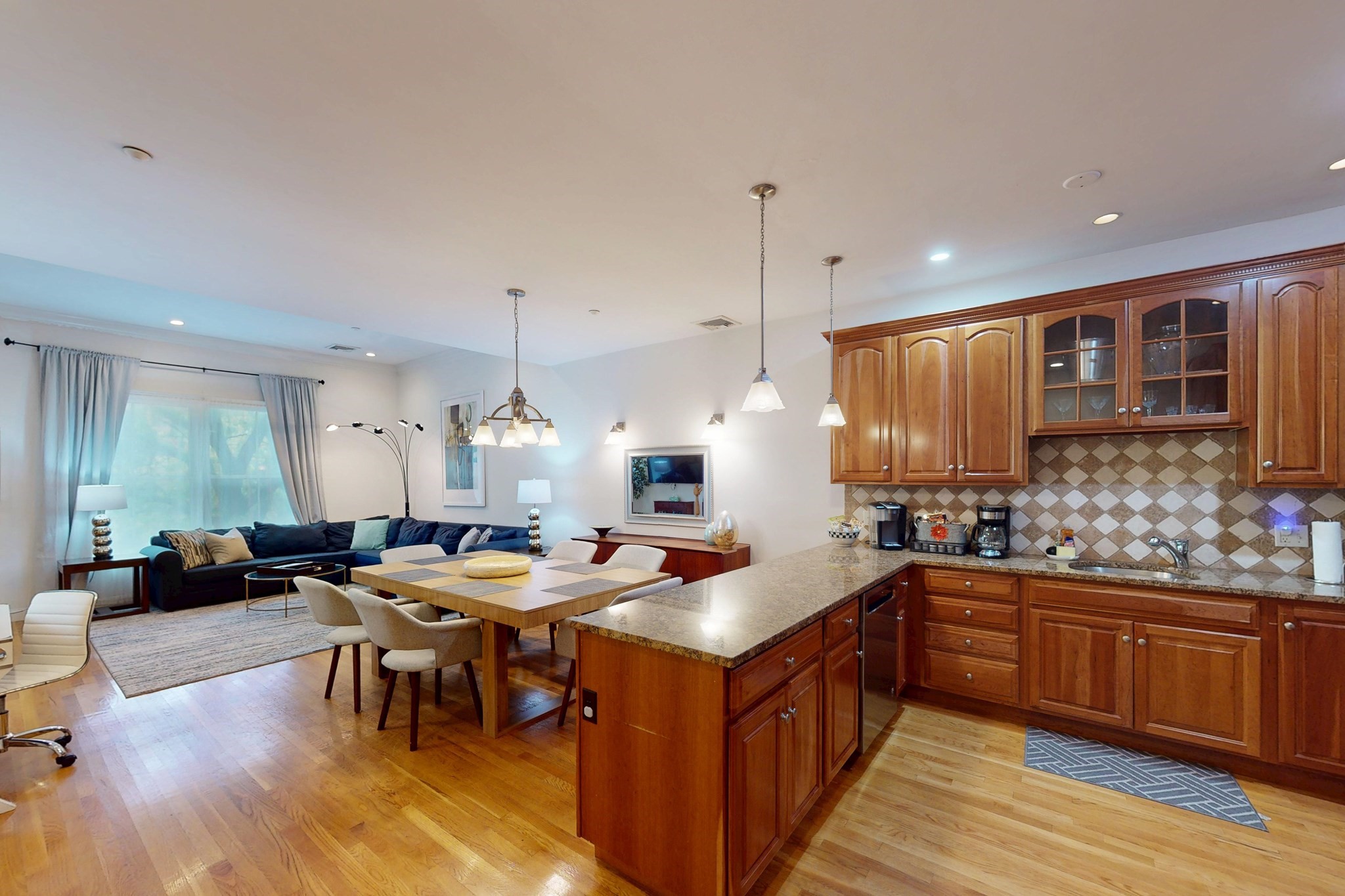 2 Harvard Square Property Photo 9