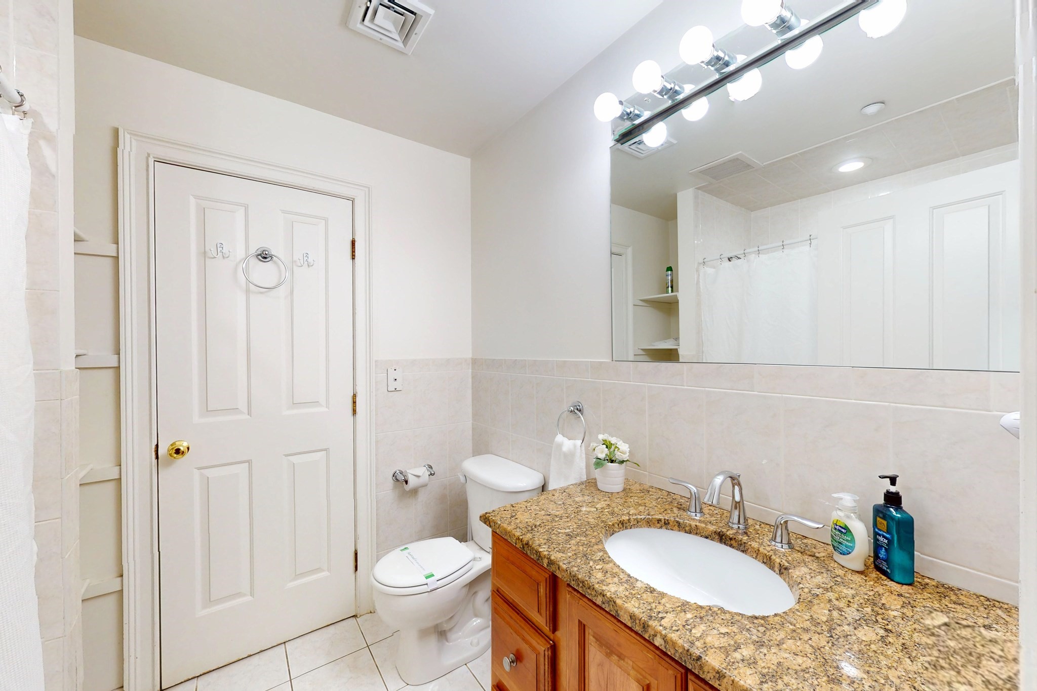 2 Harvard Square Property Photo 10