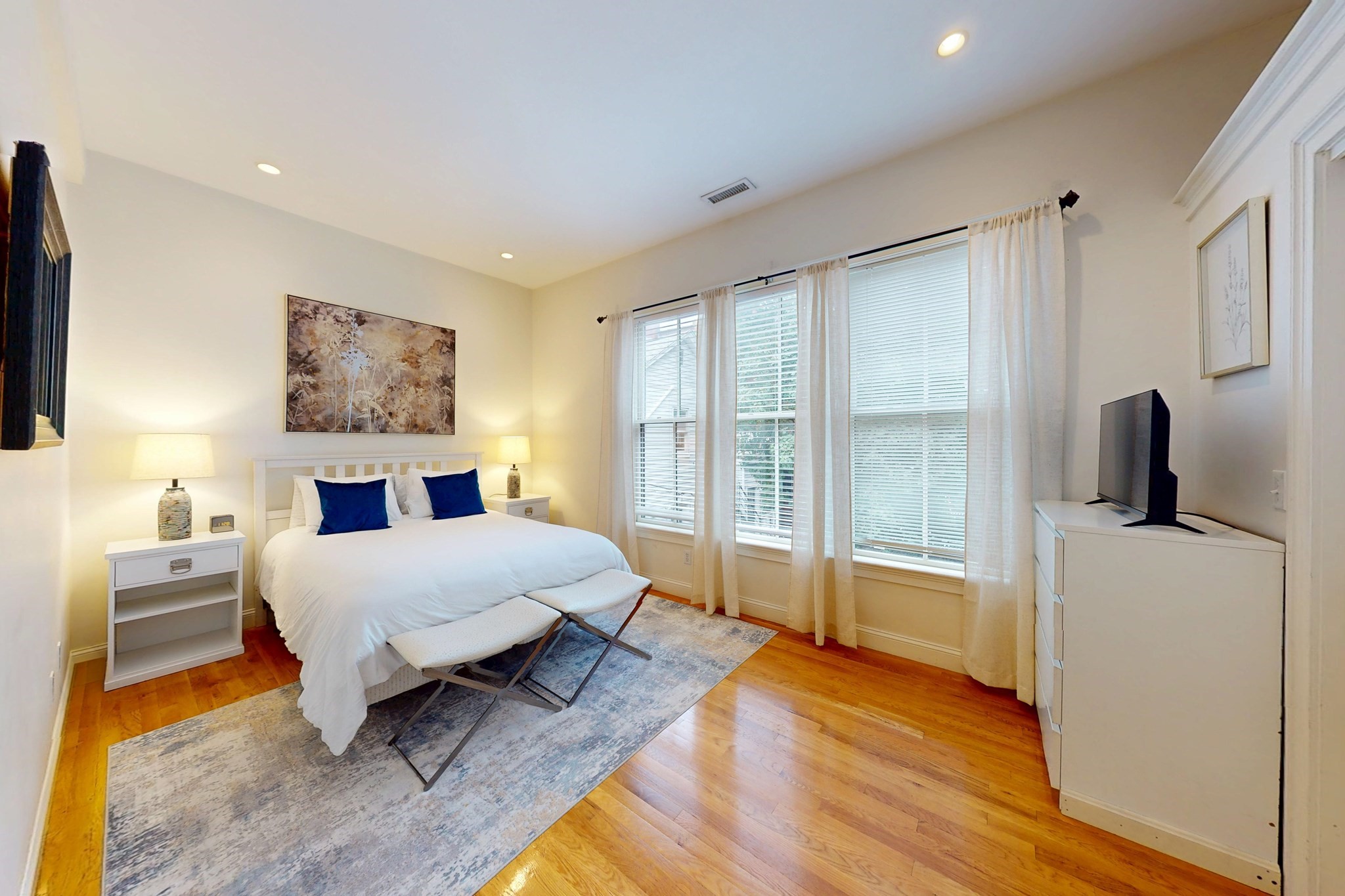 2 Harvard Square Property Photo 11