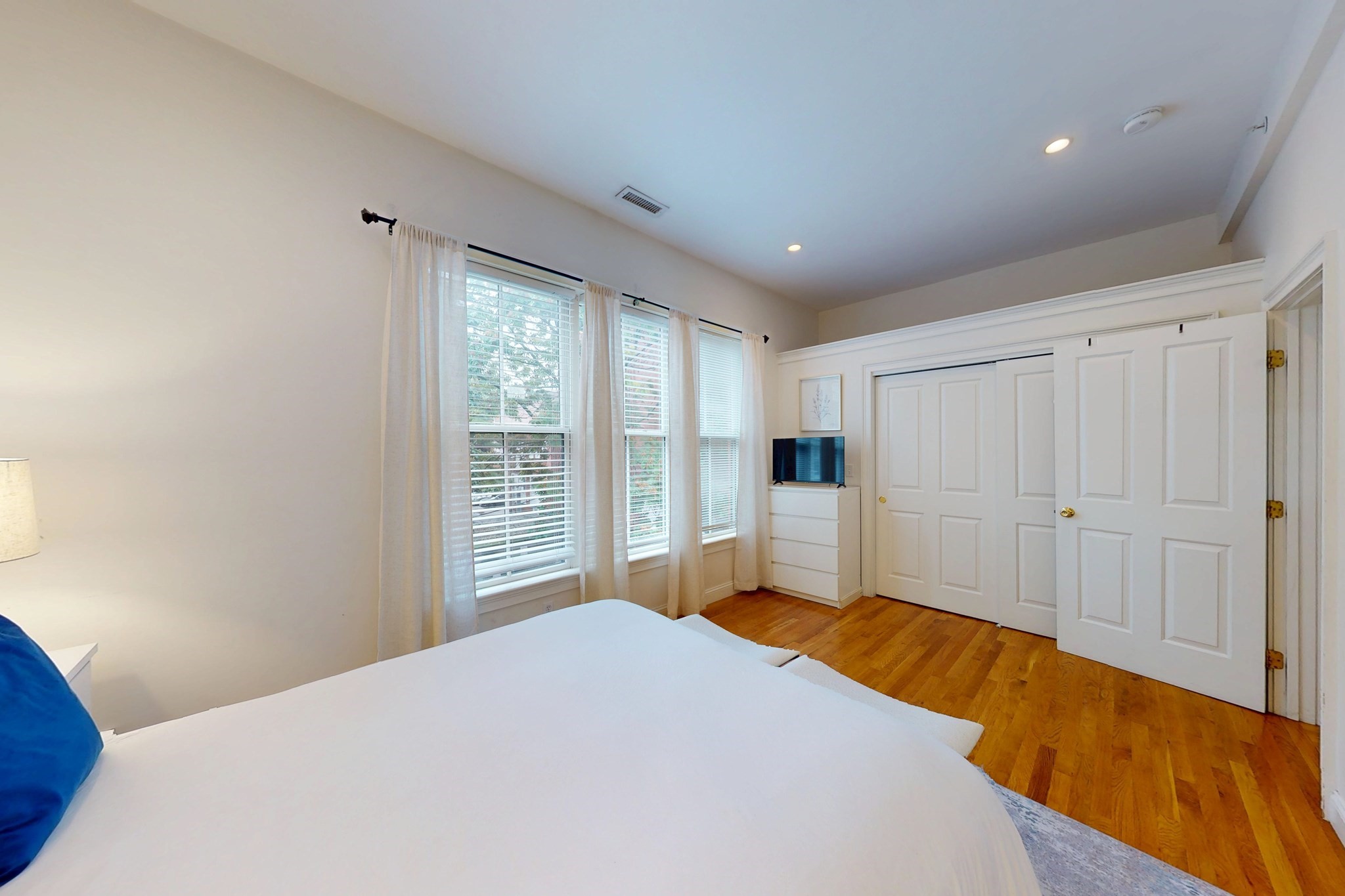2 Harvard Square Property Photo 12