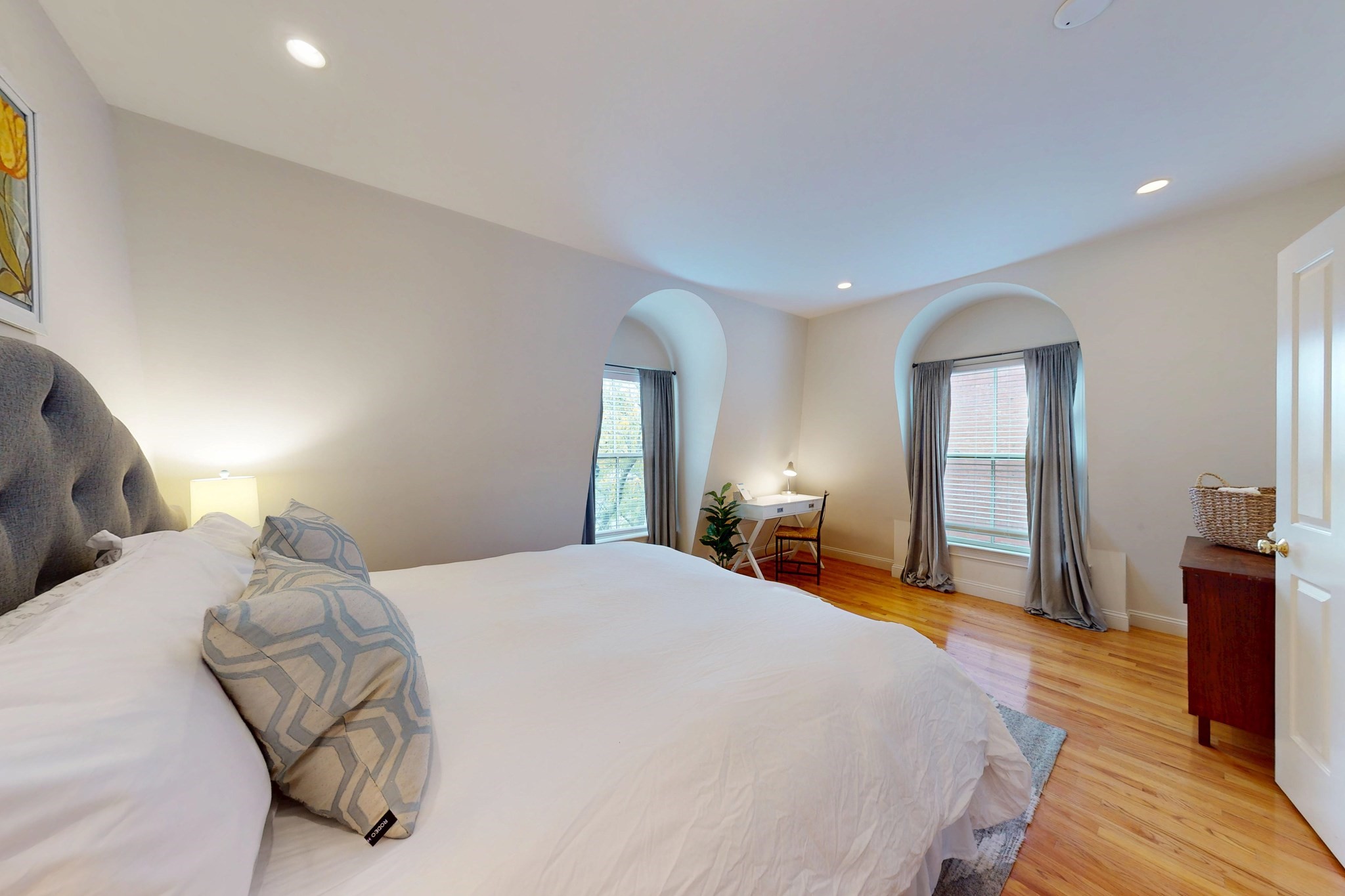 2 Harvard Square Property Photo 20