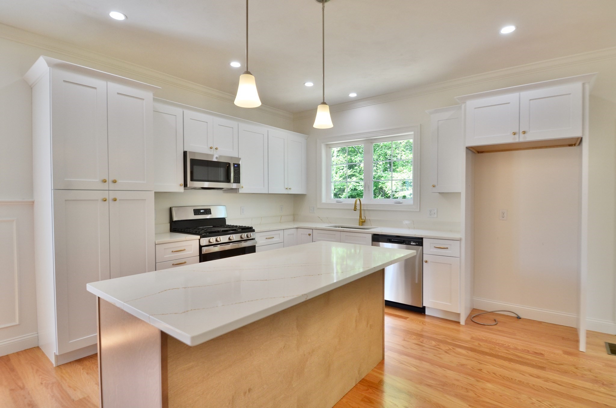 19a Crownshield # 19a Property Photo 5