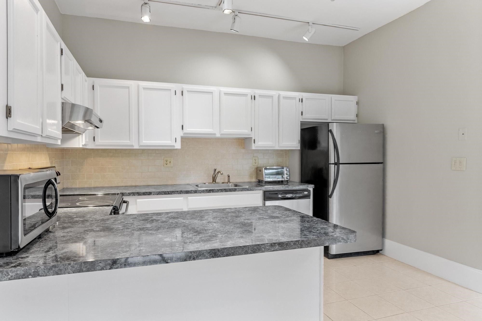 54 Forest St # 412 Property Photo 6