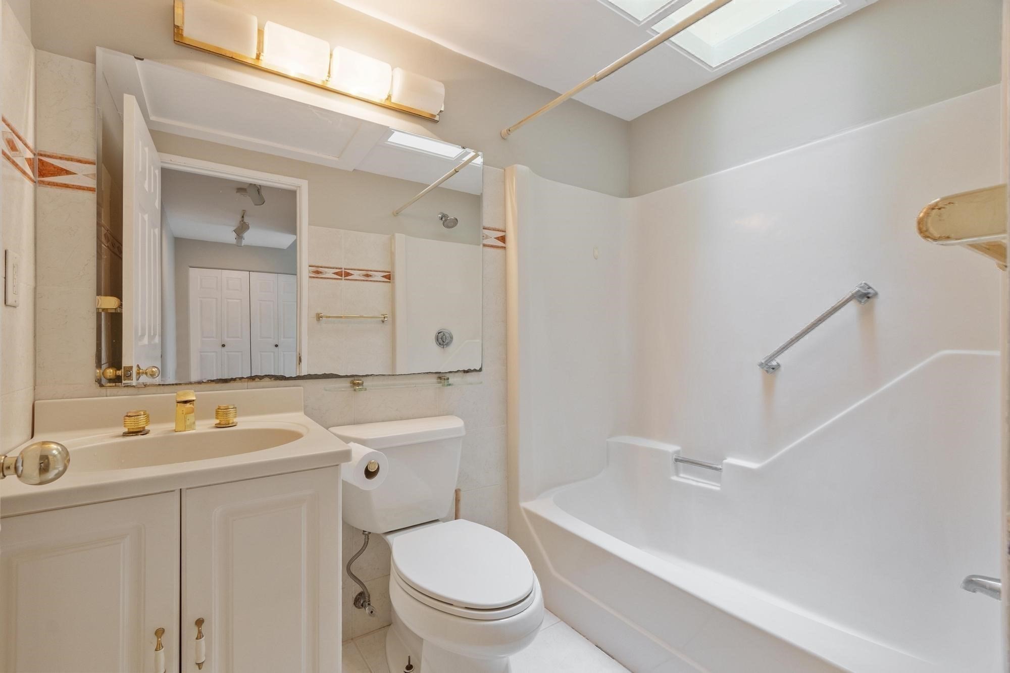 54 Forest St # 412 Property Photo 16