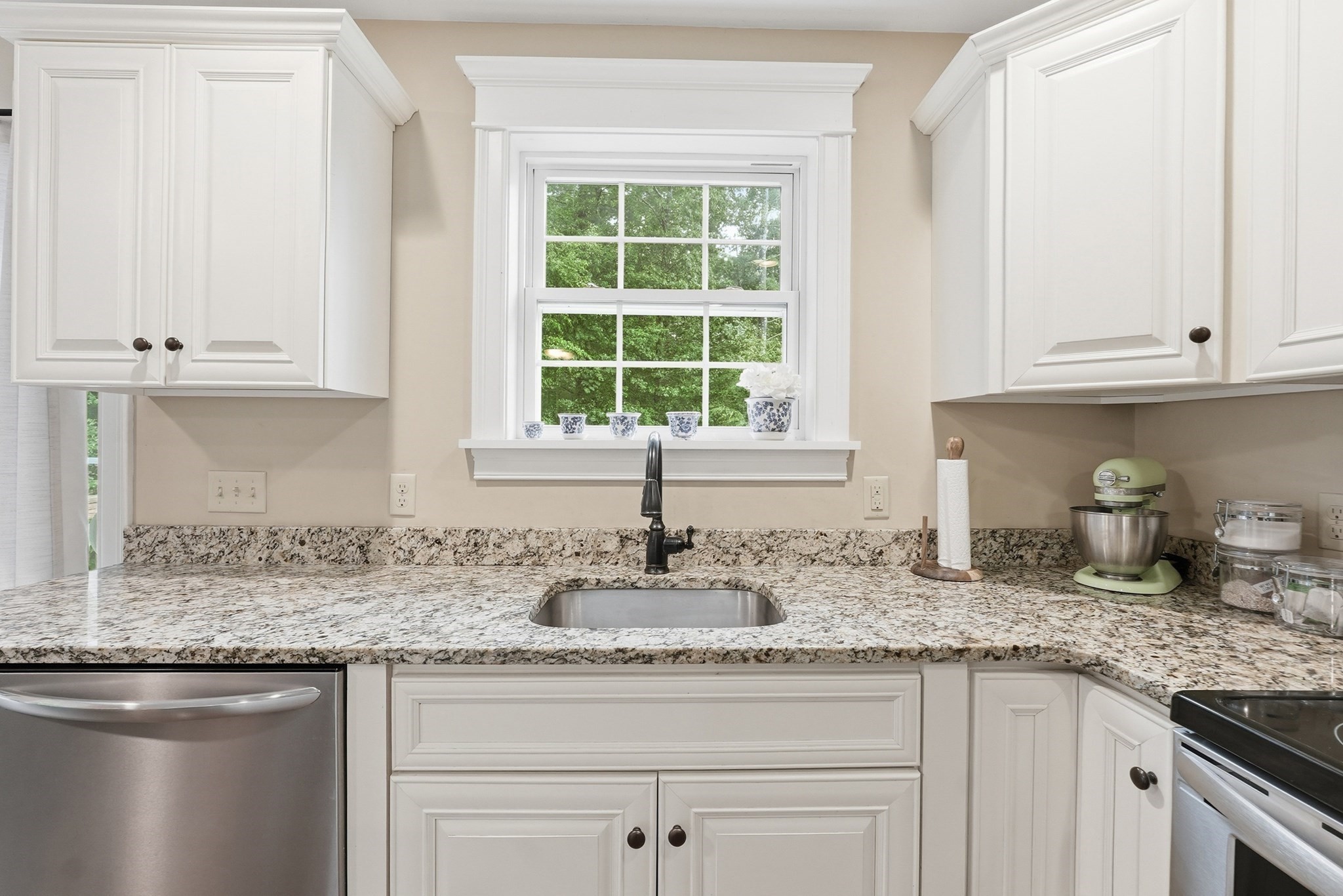 215 Sarty Rd Property Photo 6