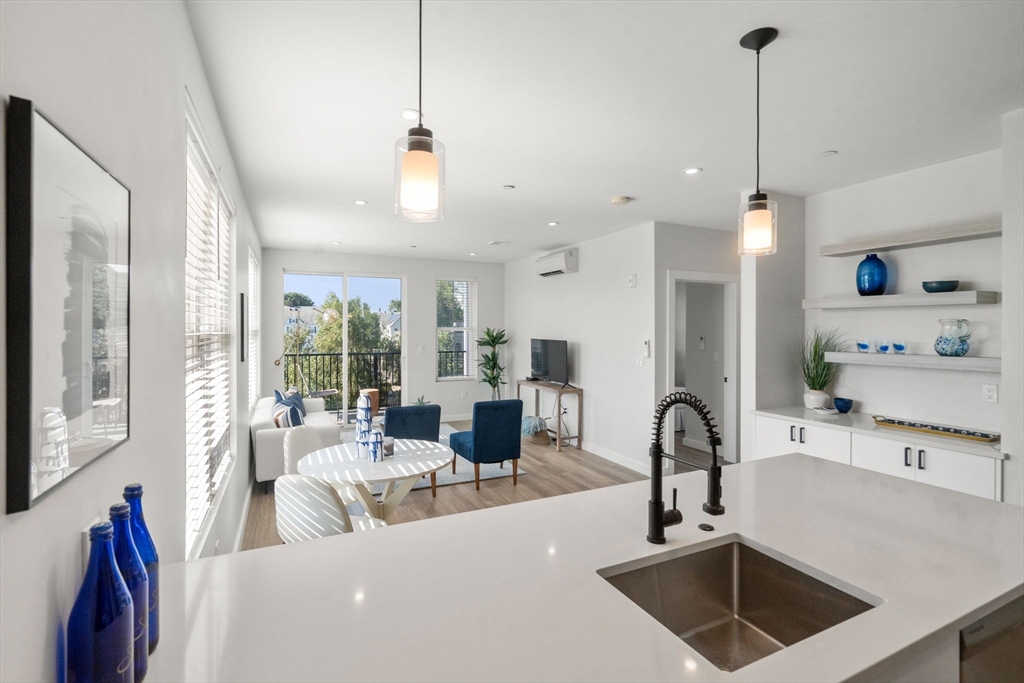 10 Somerset # 402 Property Photo 11