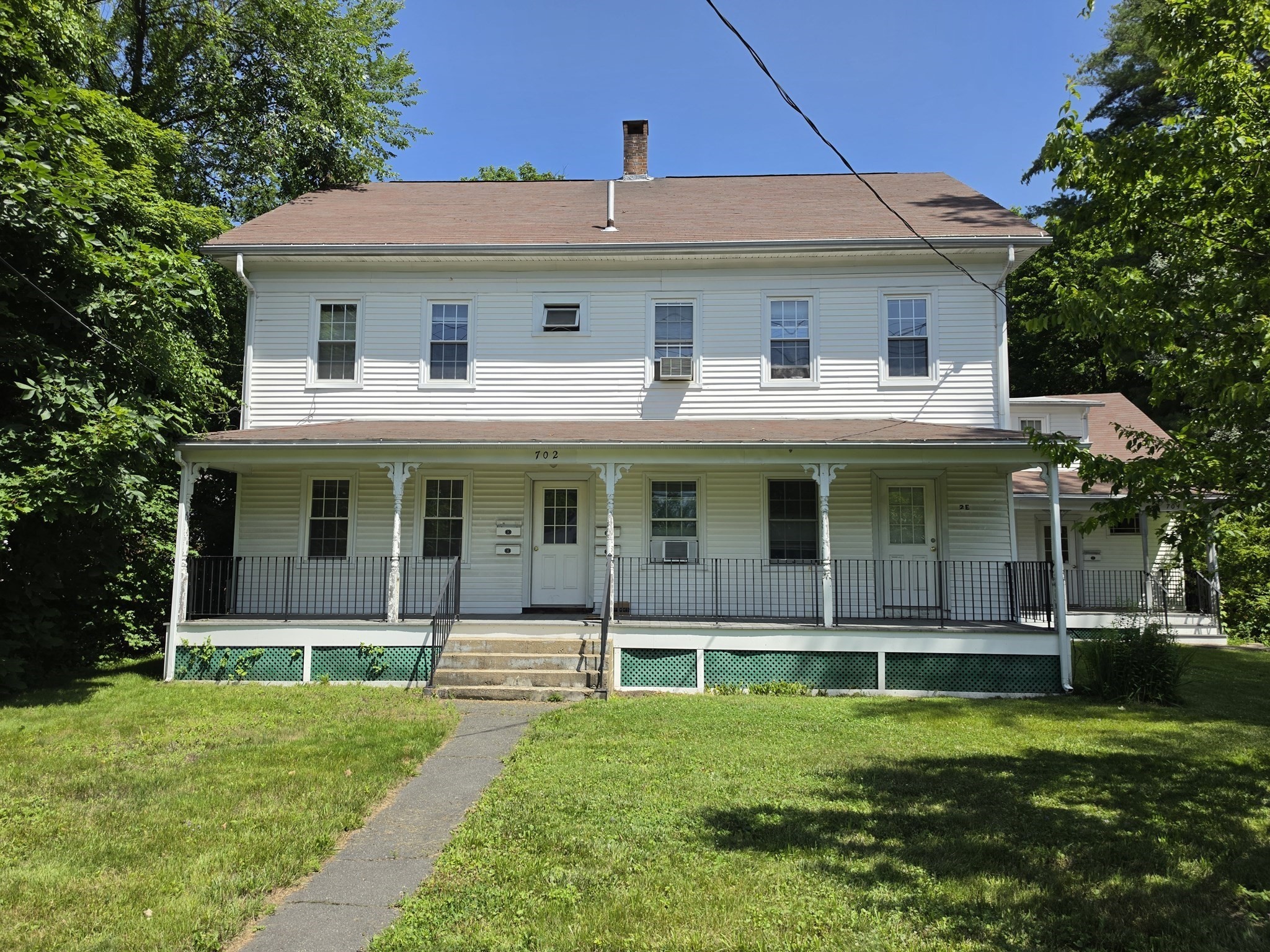 702-704 Main St Property Photo 1
