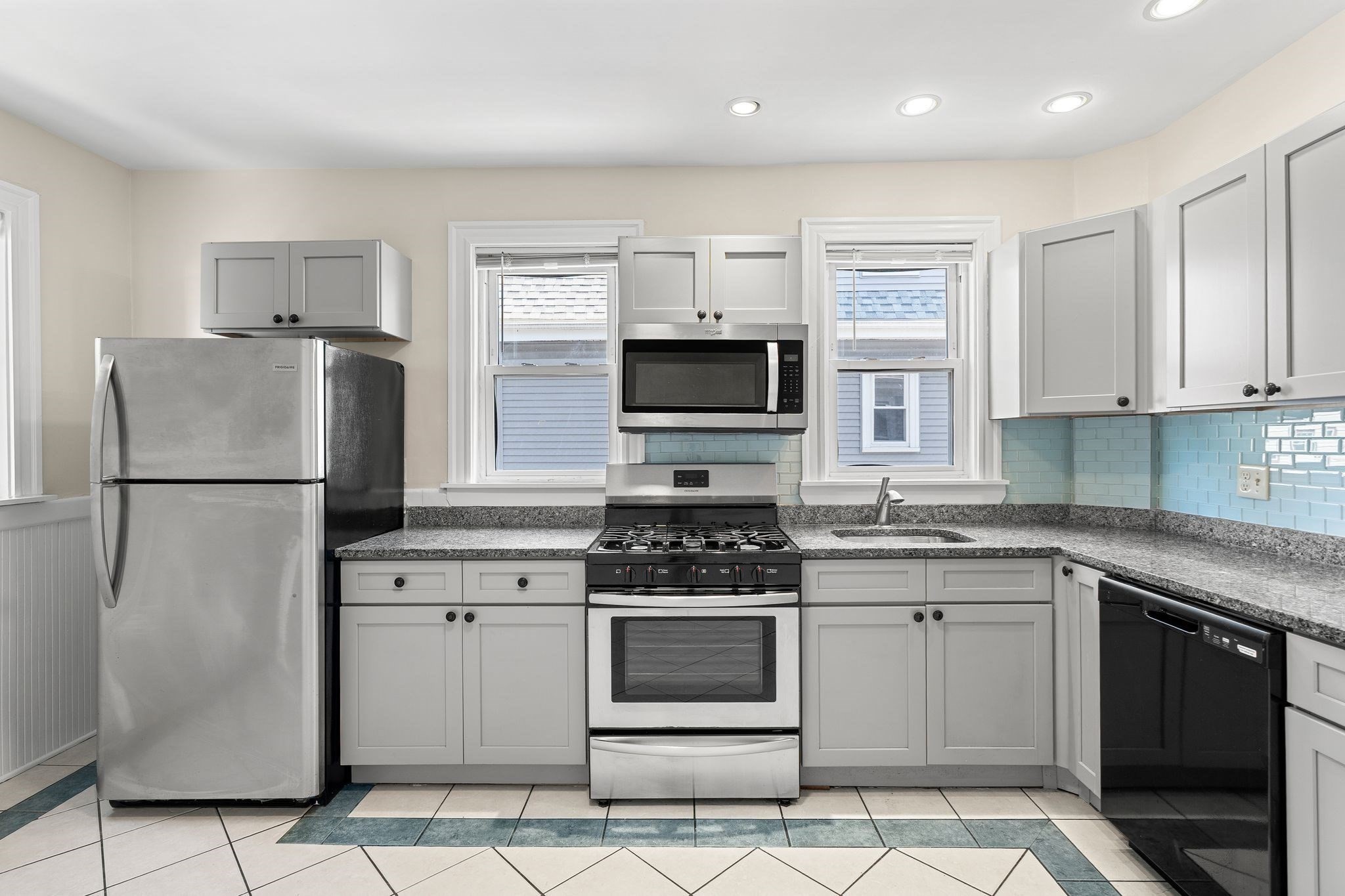 987-989 Boylston Street Property Photo 5