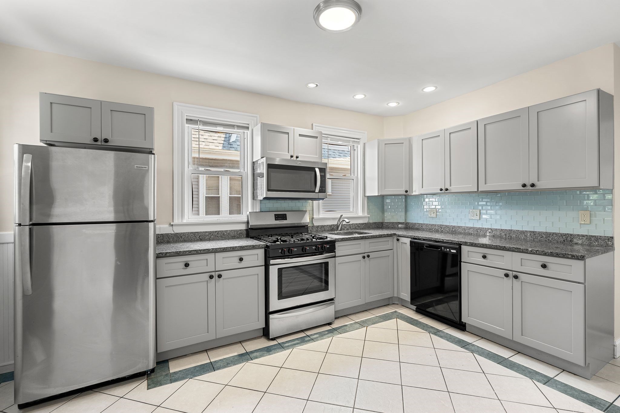 987-989 Boylston Street Property Photo 31