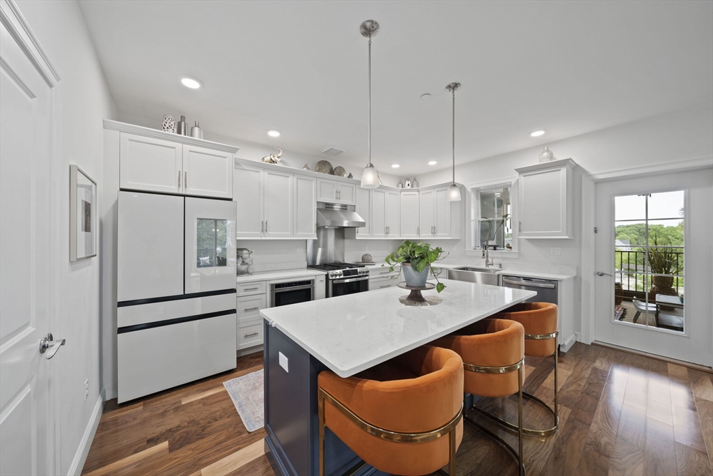 60 Coppersmith Way # 402 Property Photo 4