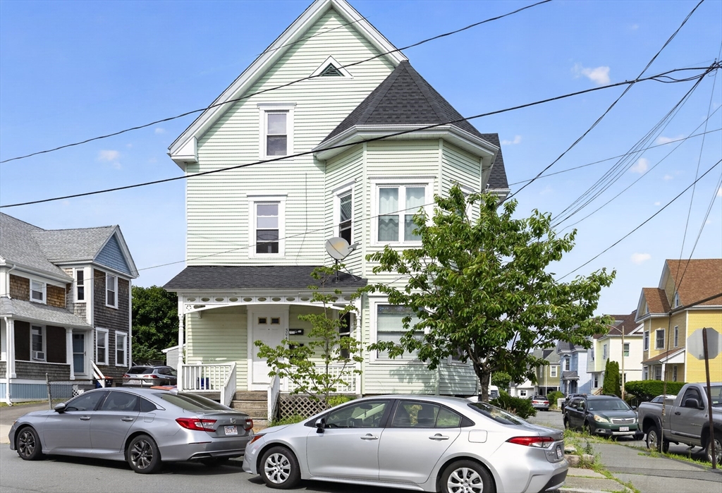 304 Summer St Property Photo 1