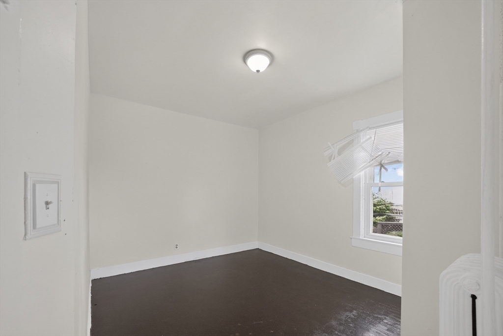304 Summer St Property Photo 11