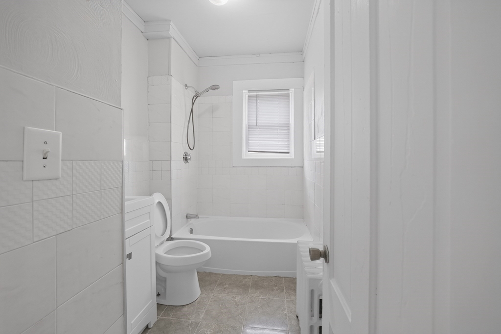 304 Summer St Property Photo 12