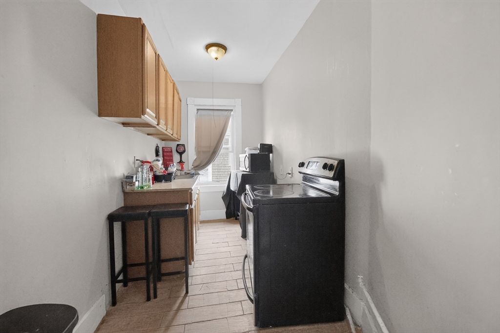 304 Summer St Property Photo 21