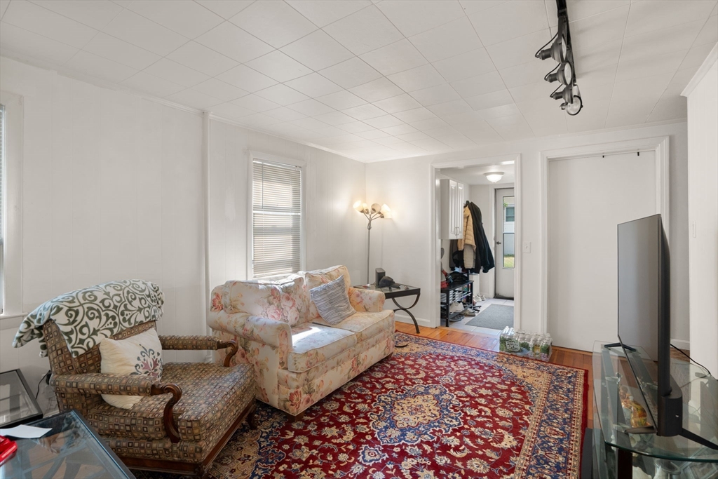 35 Middle St Property Photo 6