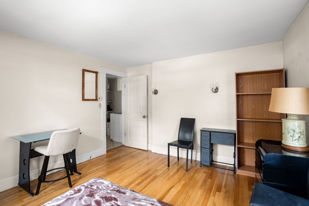 35 Middle St Property Photo 7