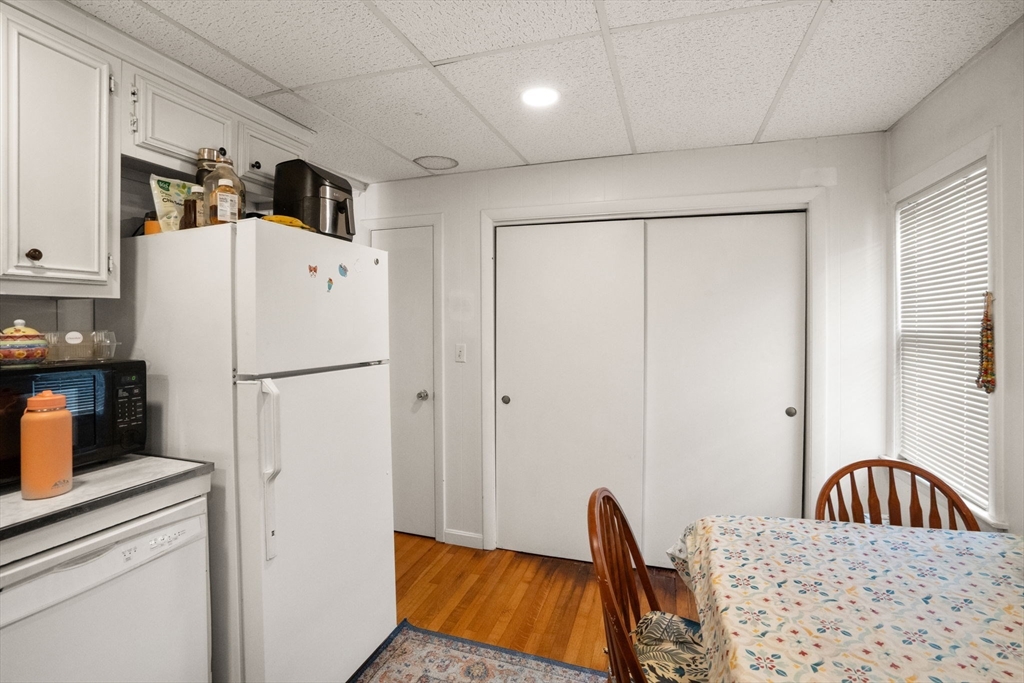 35 Middle St Property Photo 9