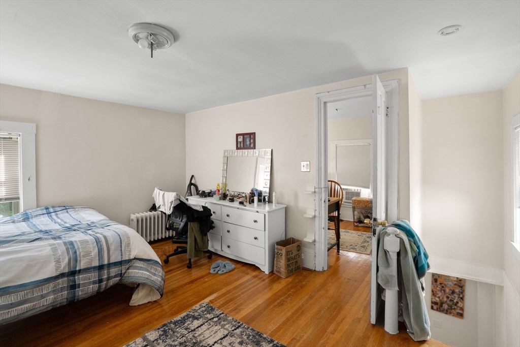 35 Middle St Property Photo 10