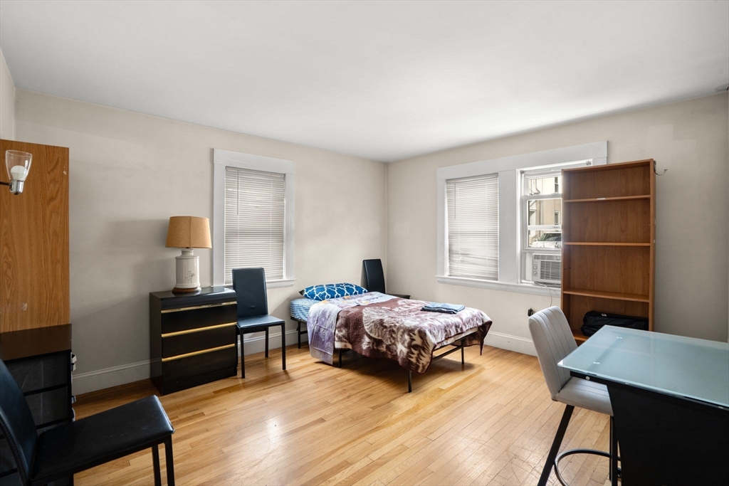 35 Middle St Property Photo 15