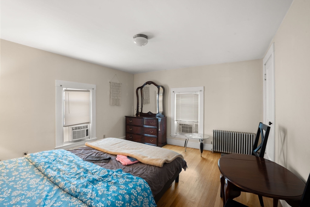 35 Middle St Property Photo 16