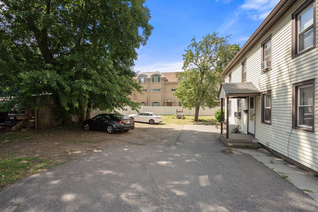35 Middle St Property Photo 20