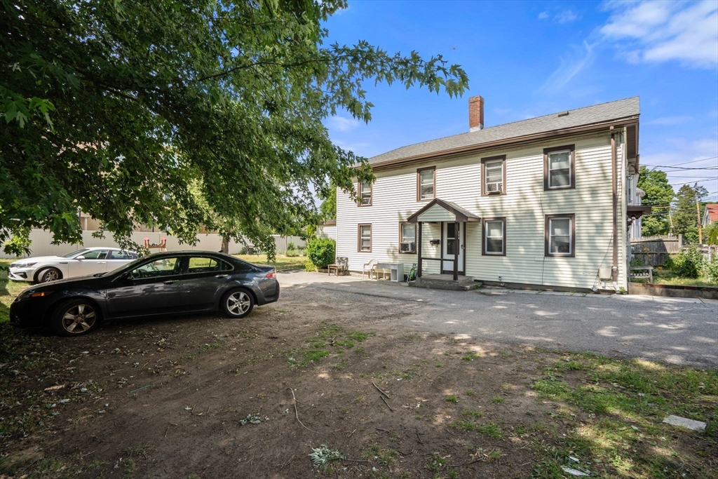 35 Middle St Property Photo 21