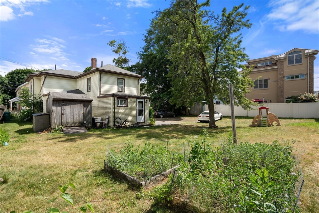 35 Middle St Property Photo 23