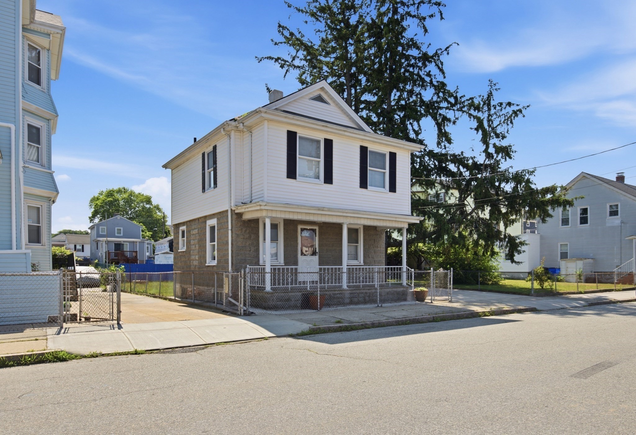 27 Johnson St Property Photo 1