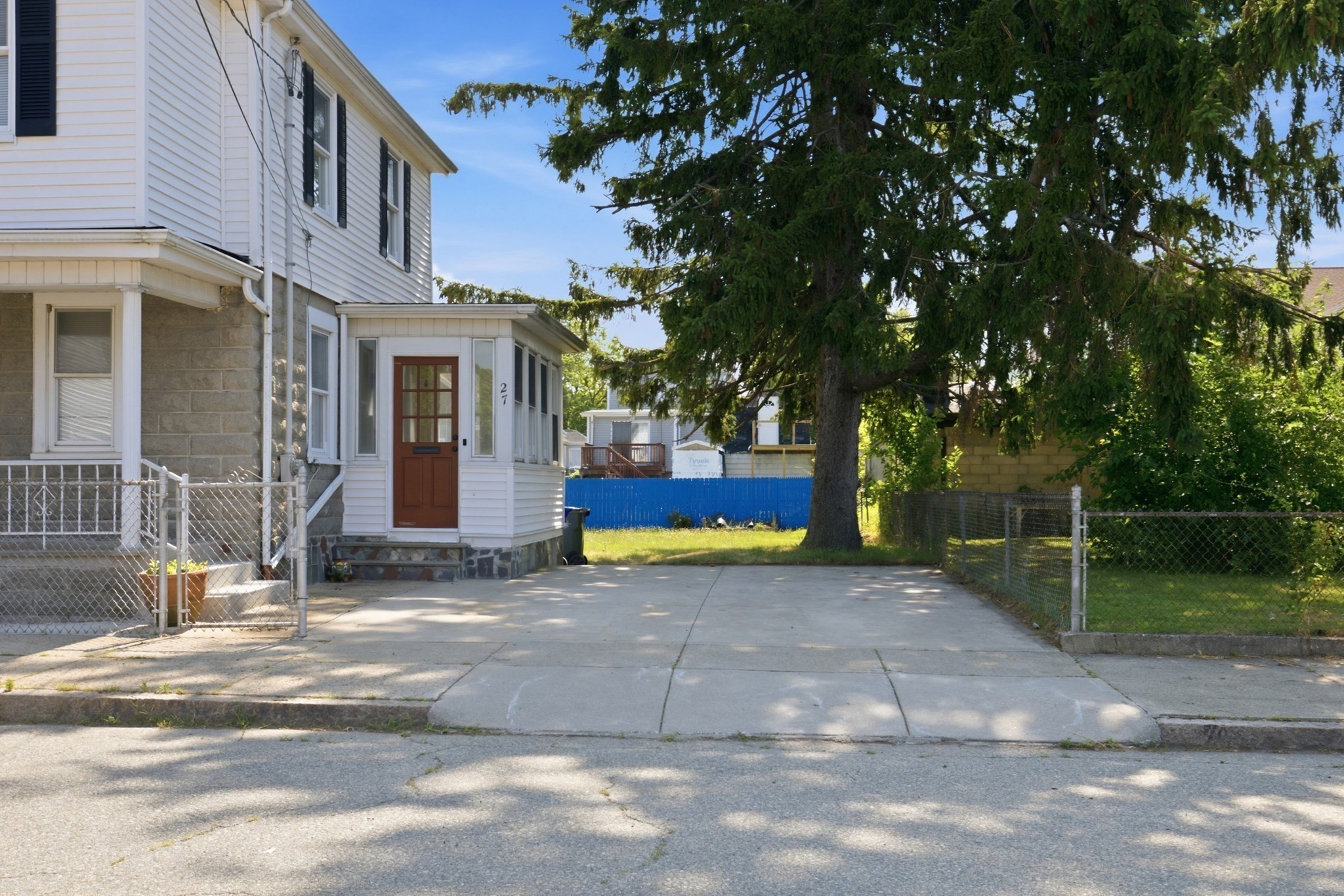 27 Johnson St Property Photo 4
