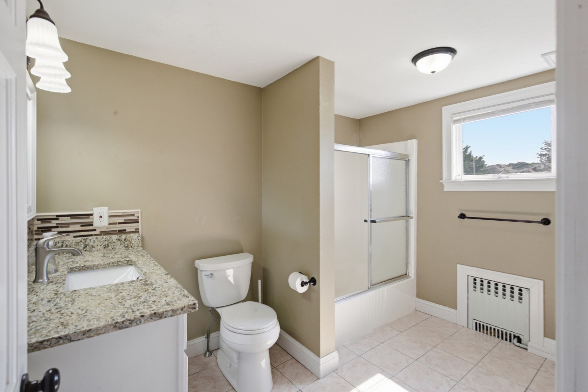 27 Johnson St Property Photo 14