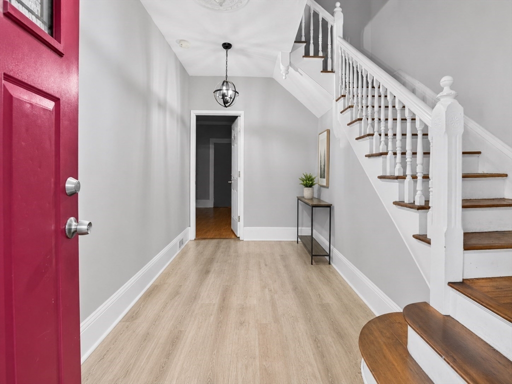 8 Jay St Property Photo 2