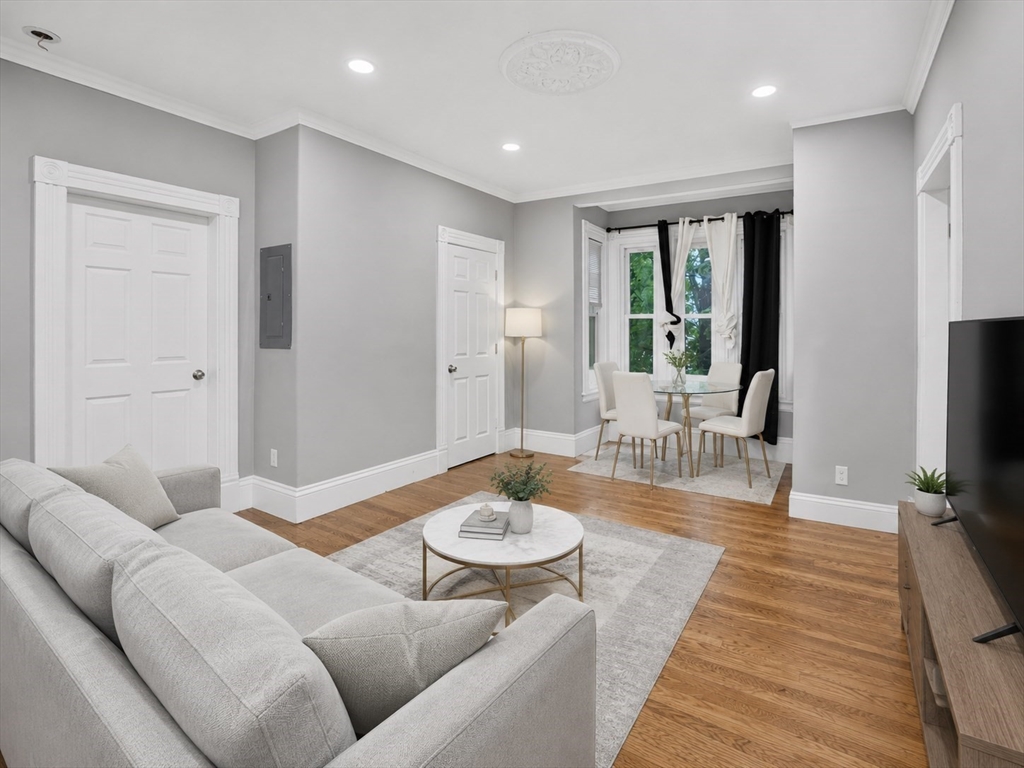 8 Jay St Property Photo 5