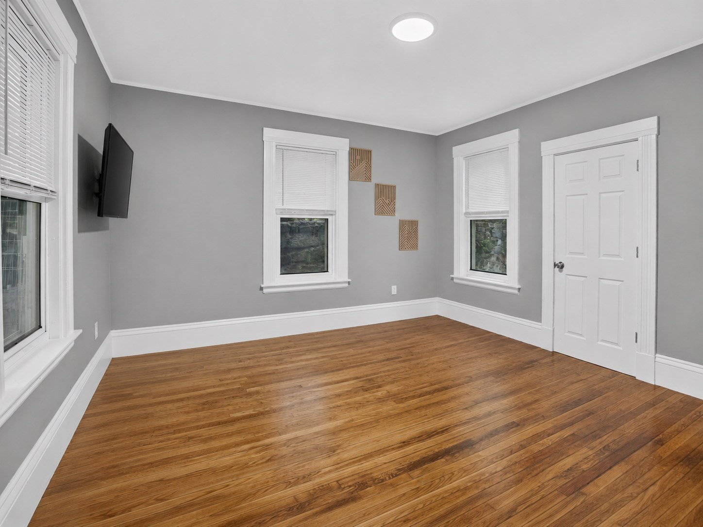 8 Jay St Property Photo 8