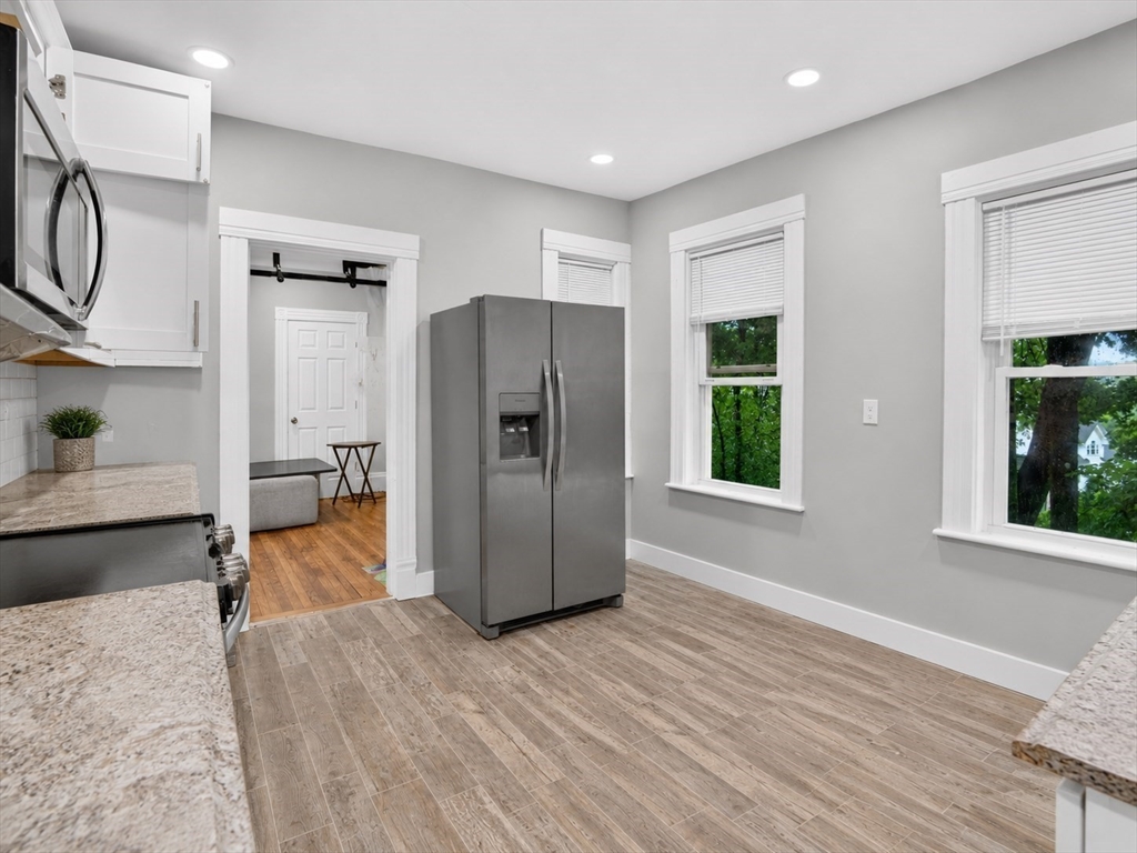 8 Jay St Property Photo 12