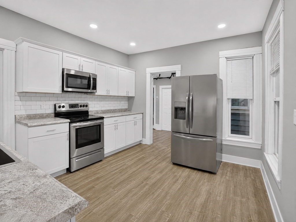 8 Jay St Property Photo 16