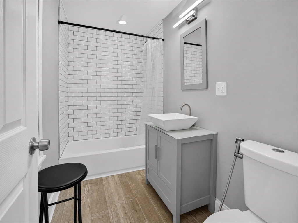8 Jay St Property Photo 17
