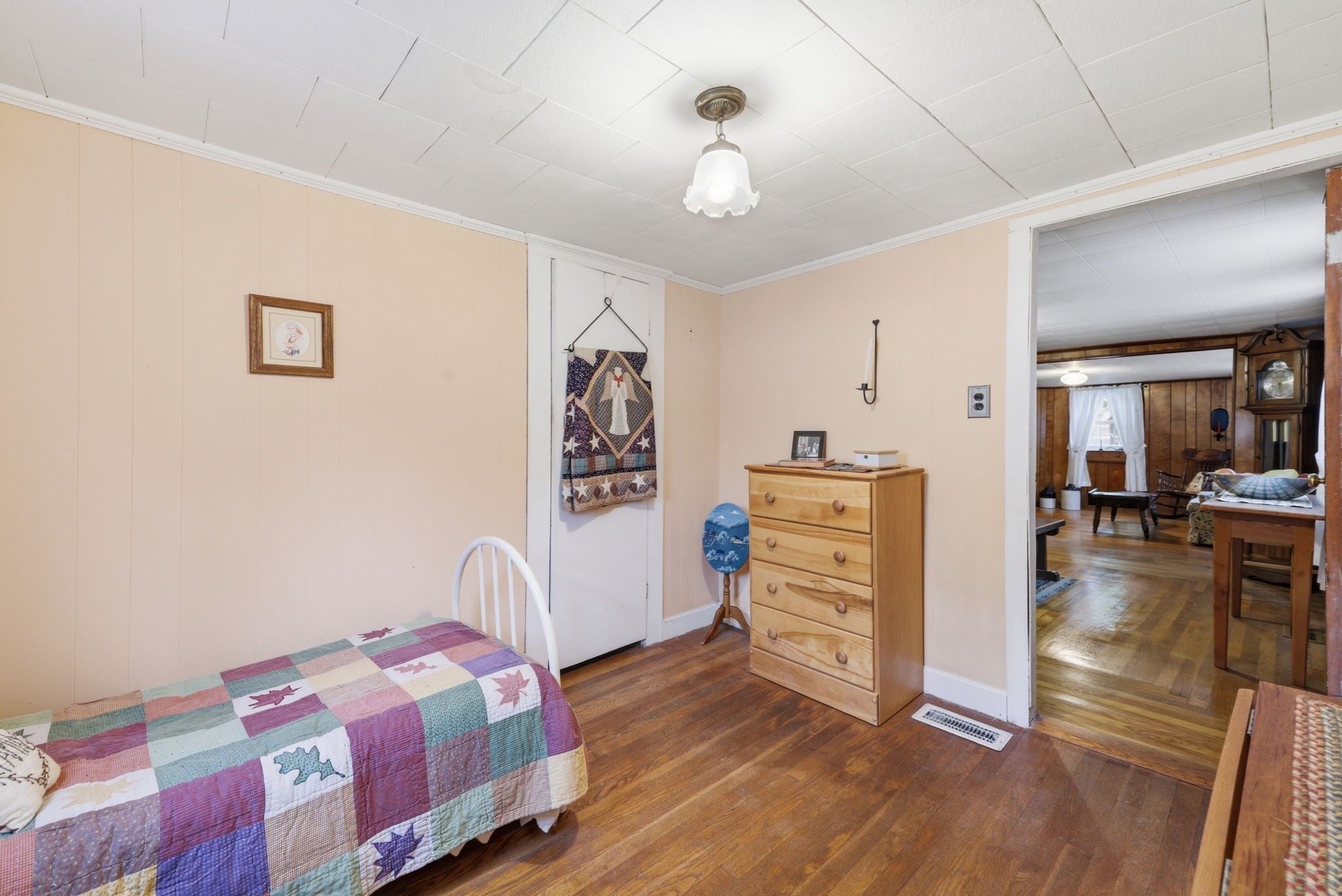 68 Chestnut St. Property Photo 8