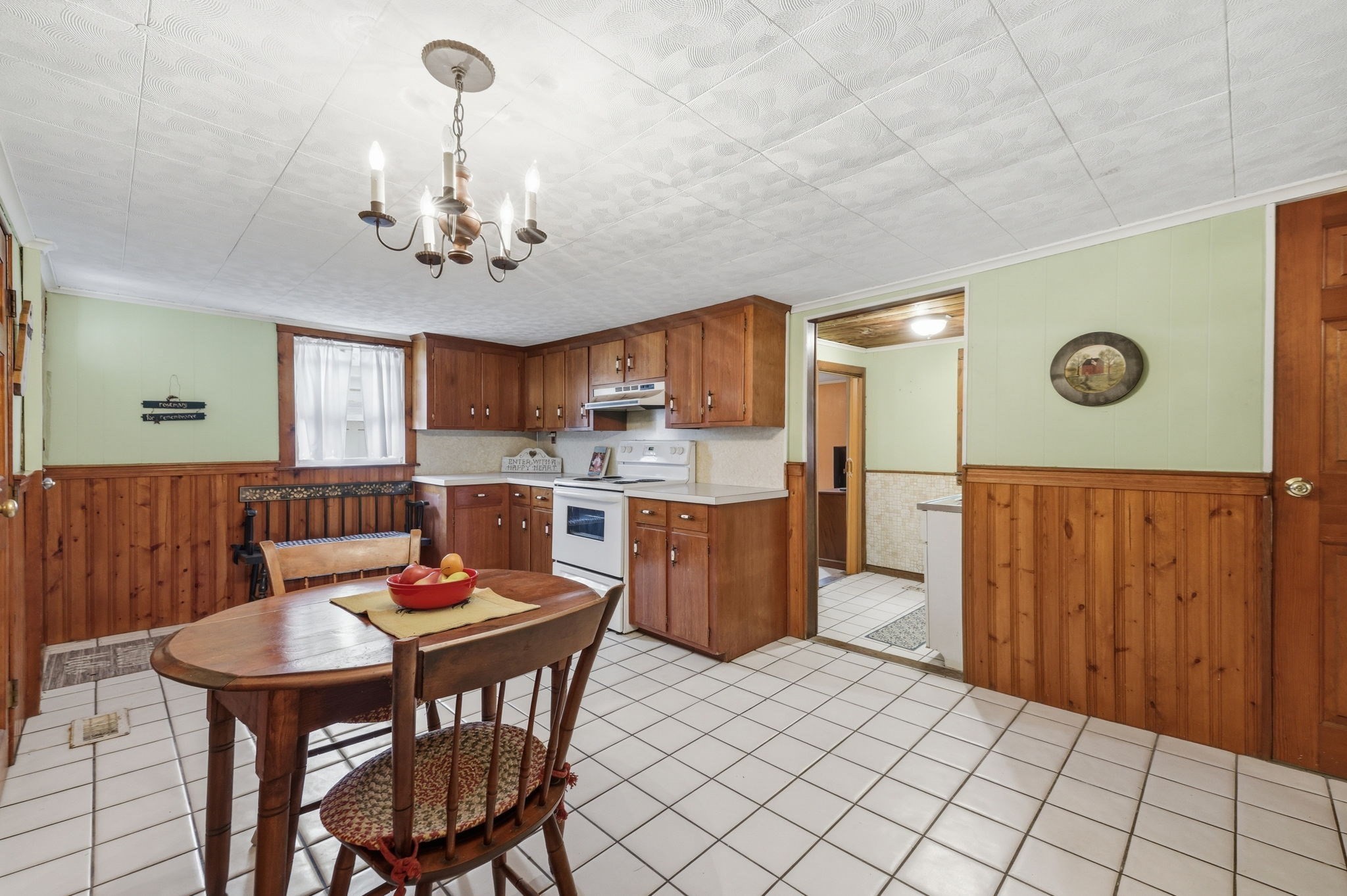 68 Chestnut St. Property Photo 14